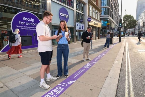 Mind the Grab! New campaign aims to tackle phone theft threat on Oxford Street